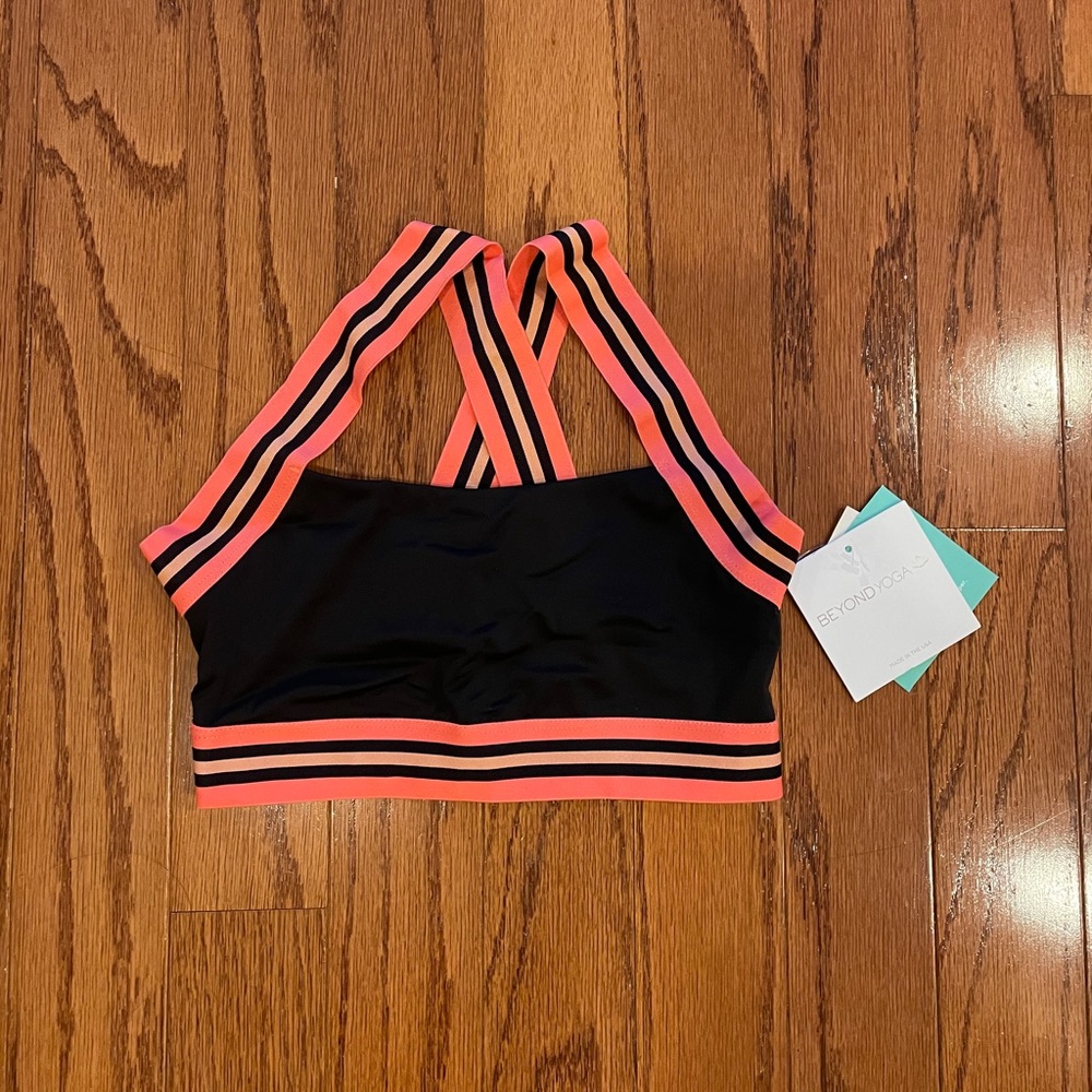 Beyond Yoga size S Lux in Bloom sports bra NWT